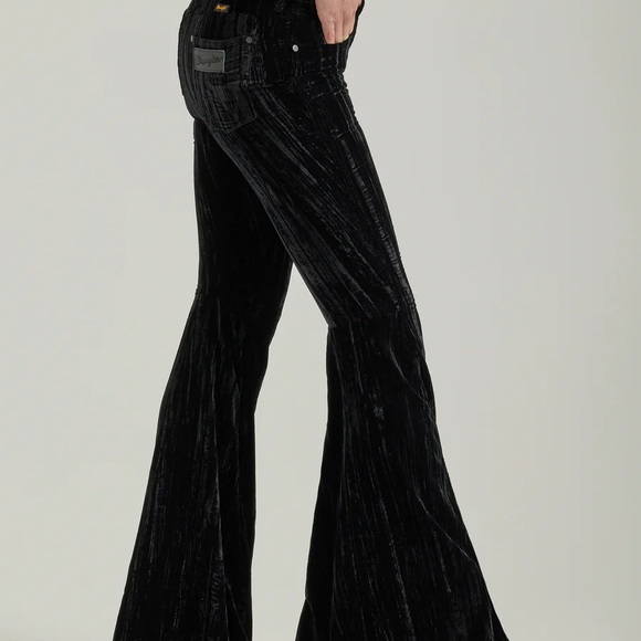 Wrangler Women's Retro Black Velvet Trumpet Flare Jeans 34x34 - Picture 2 of 9